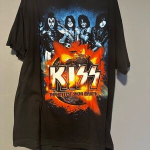 Kiss Graphic Band Tee - Black with Orange & Blue